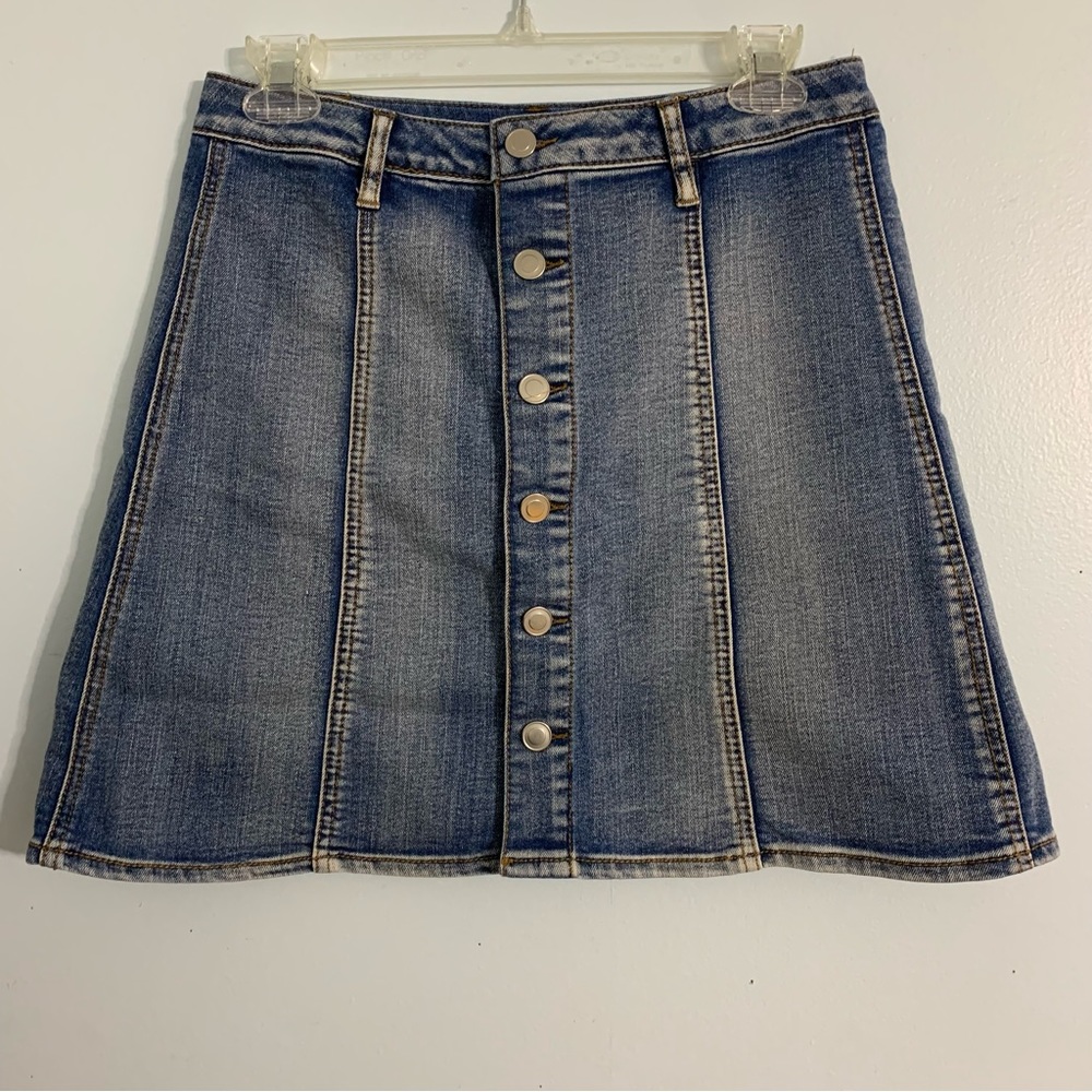 Button Down Denim Skirt With Pockets